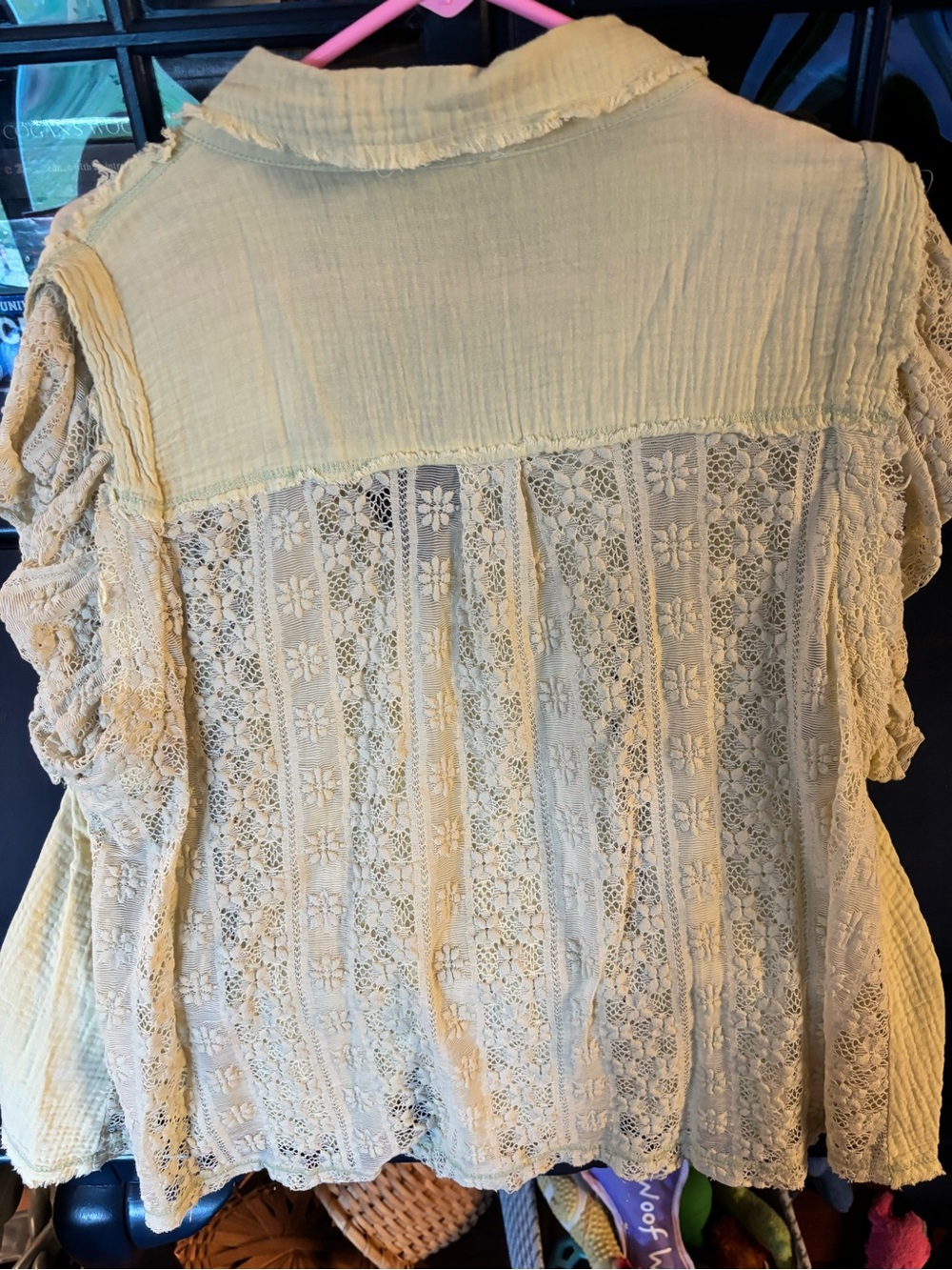 POL Pale celery Lace-Trim Button Down Women's Top - Picture 3 of 4
